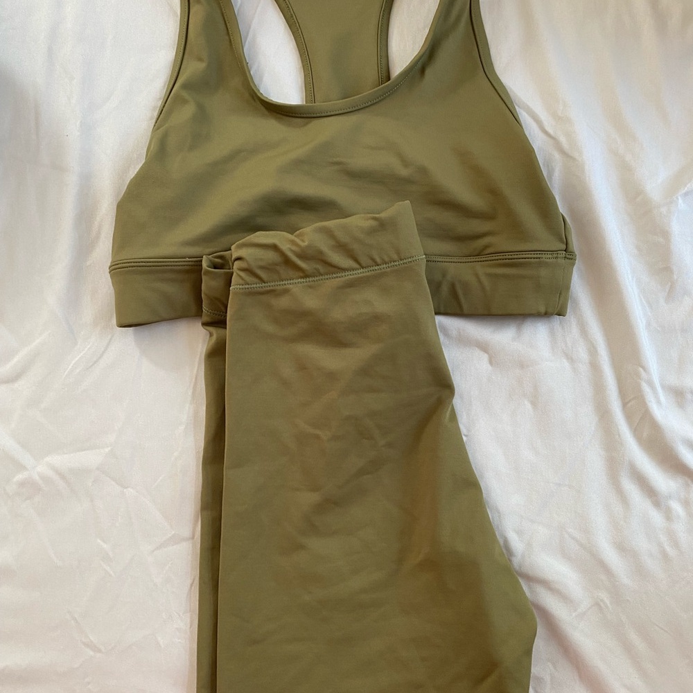 Work out set. Biker shorts (xs) with sports bra (s) please note the sizes